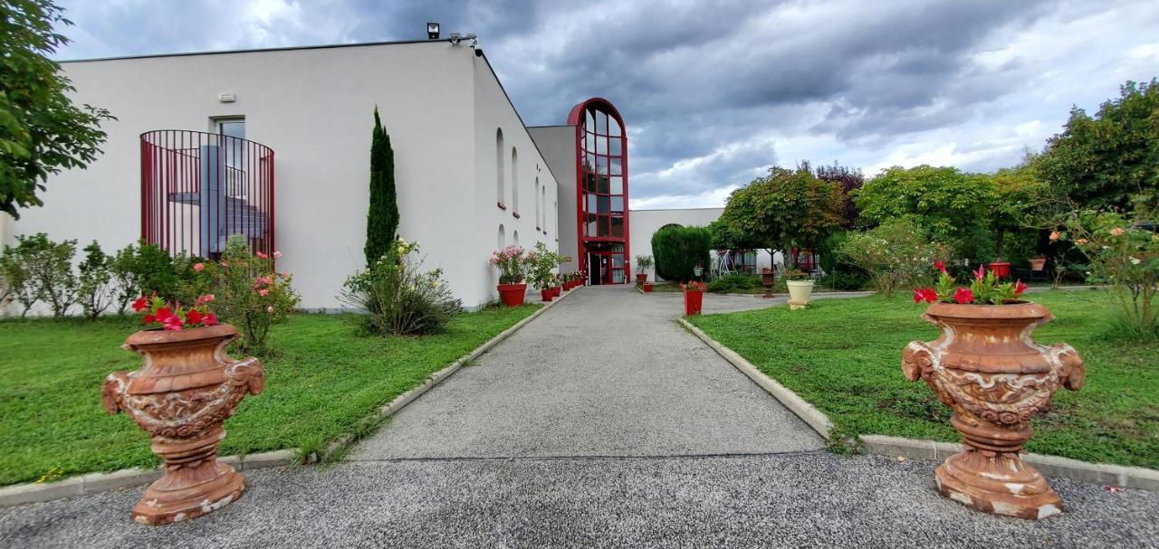 L'Abribis Hotel Firminy Bagian luar foto