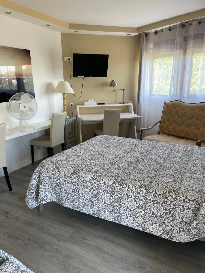 L'Abribis Hotel Firminy Bagian luar foto